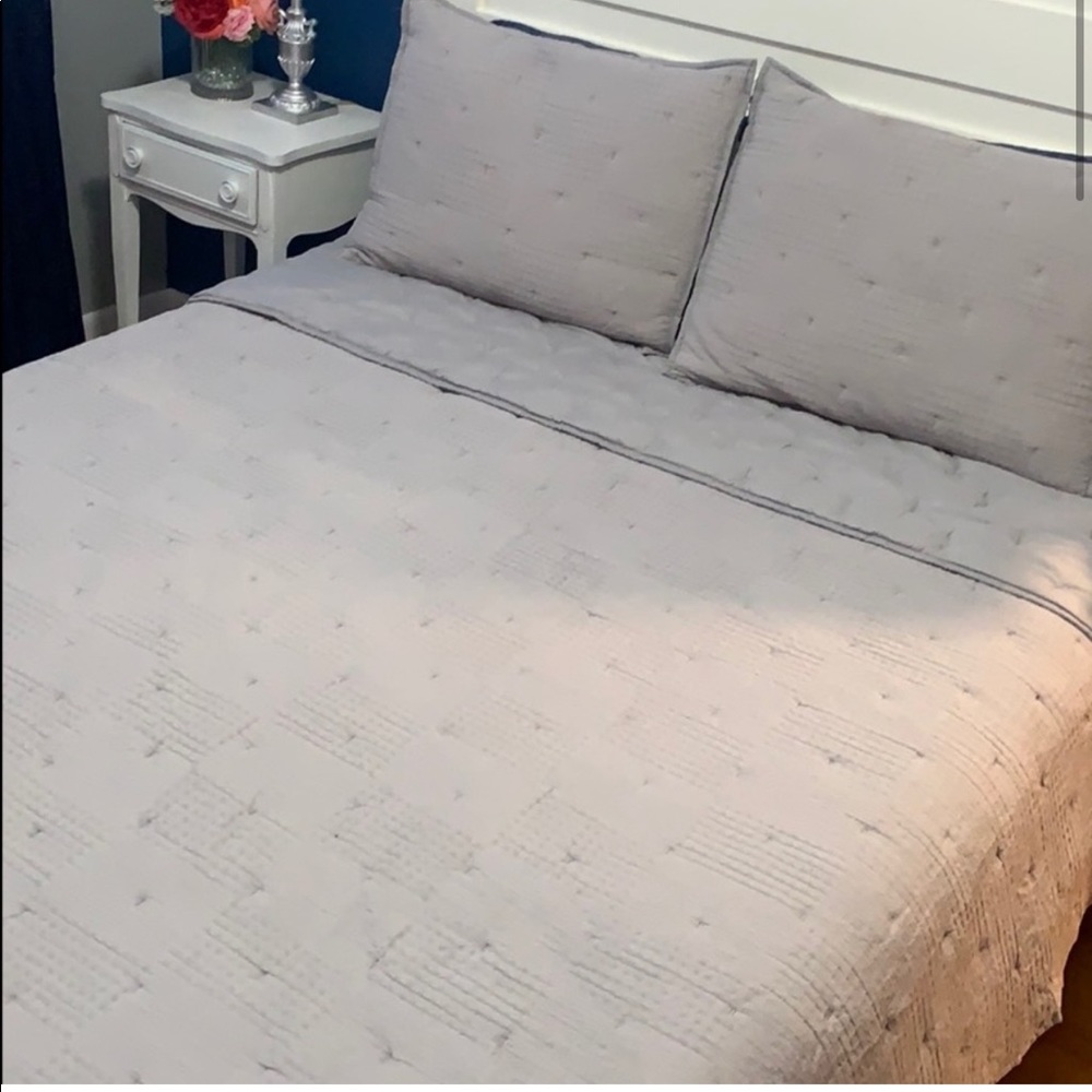 Scott Living Grey queen size comforter set of 3